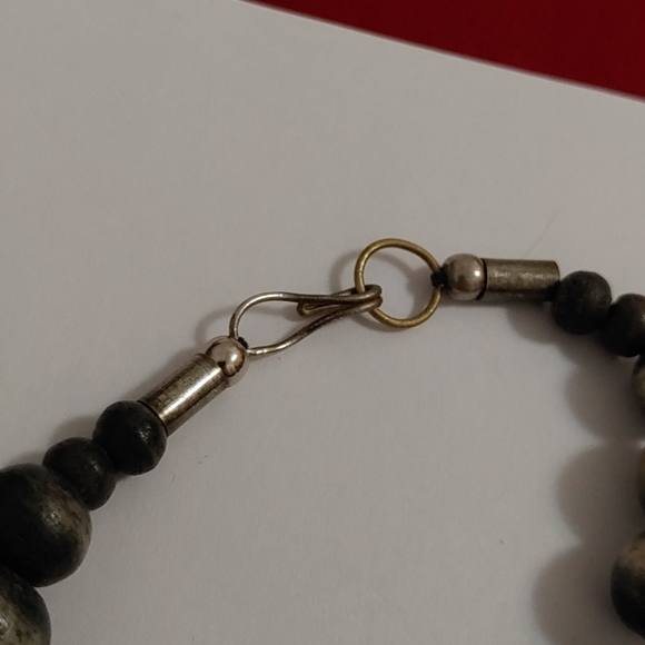 Stone beaded necklace - Picture 3 of 4